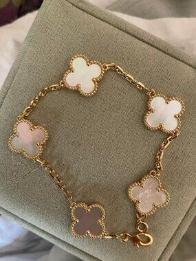 ✅Van Cleef & Arpels mother-of-pearl bracelet